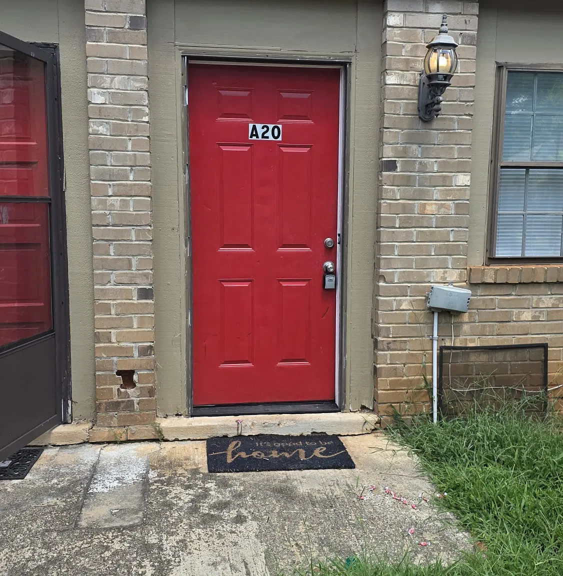 2 bed, 1.5 bath, 1200 sqft, $1,450 — Photo 1