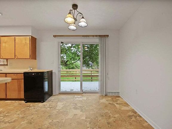 4th image of 3205 Pioneer Dr #A