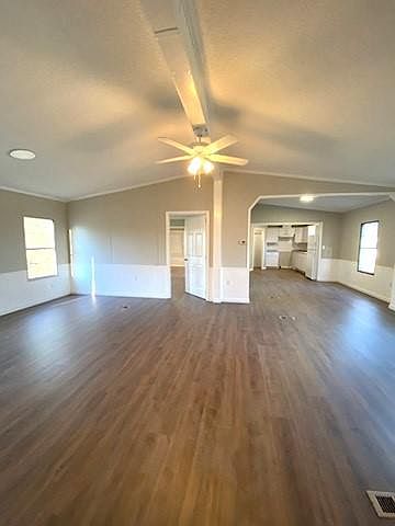 1st image of 2541 Parkview Ave