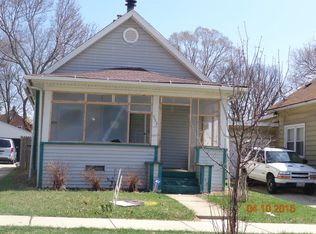 553 Raymond St, Elgin, IL 60120