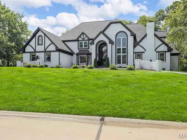 13516 Weston Park Dr, Saint Louis, MO 63131