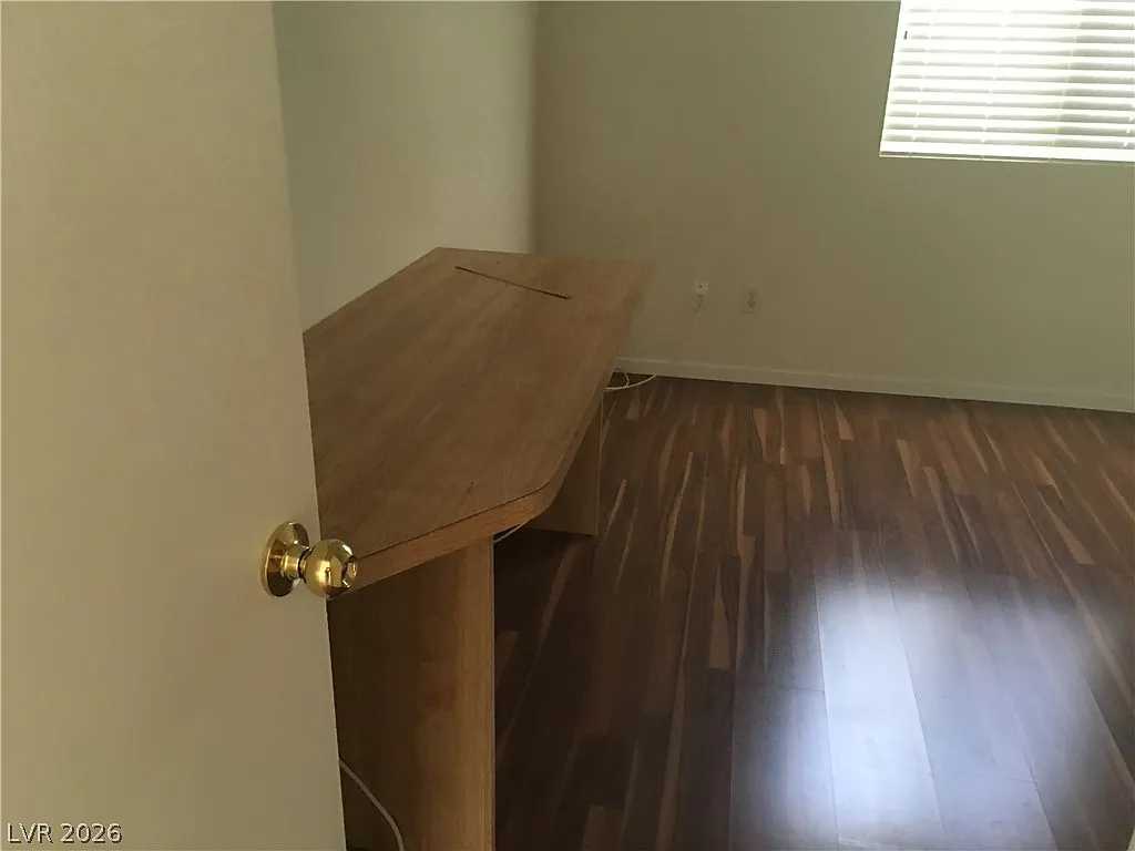 3 bed, 2.0 bath, 1264 sqft, $1,990 — Photo 3