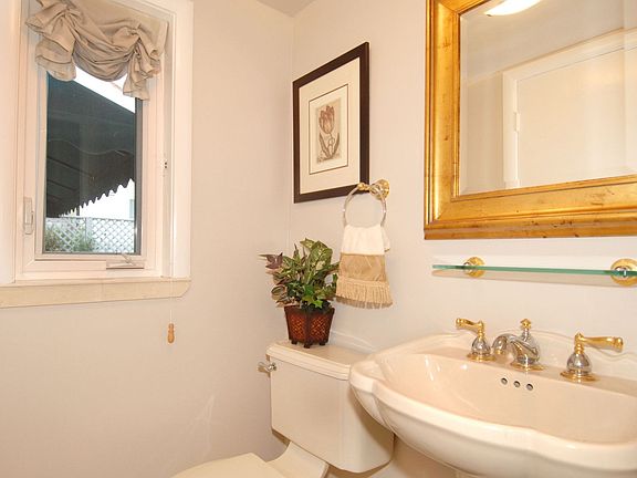 1/2 Bath off Library