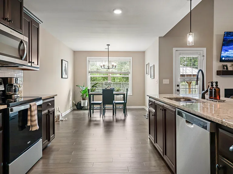 1278 Magnum Dr — Photo 24