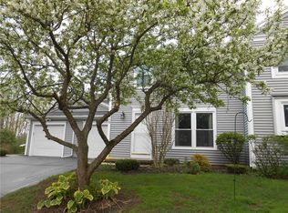 205 Wycliff Dr, Webster, NY 14580