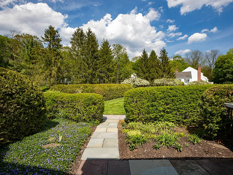 2 Emerson Ct — Photo 36