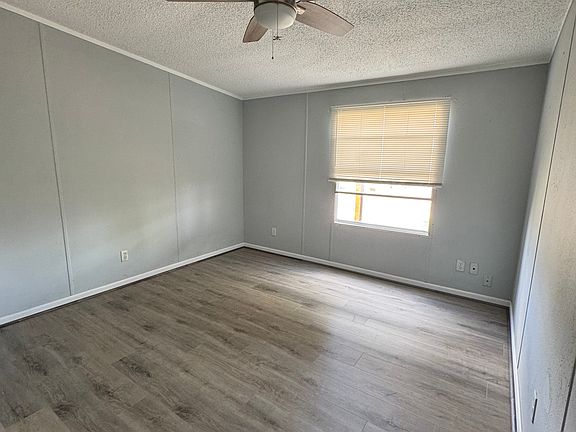 5th image of 3049 Shady Creek Cir