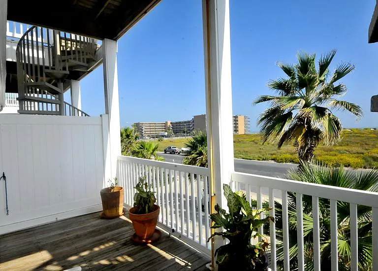 14901 Windward Dr #802 — Photo 31
