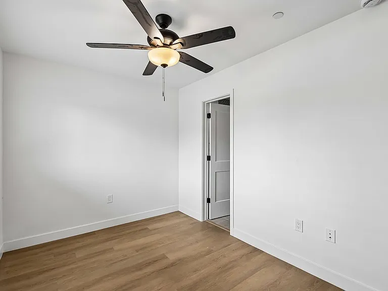Salt + Sea - Luxury Coastal Apartments near Carlsbad Village — Photo 17
