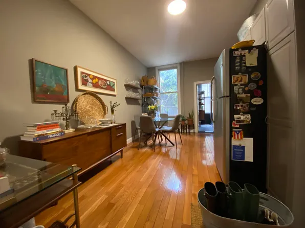 1072 Lorimer Street image 1 of 12