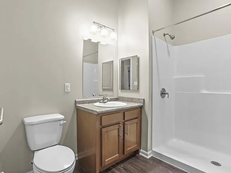 Lombard Commons — Photo 18