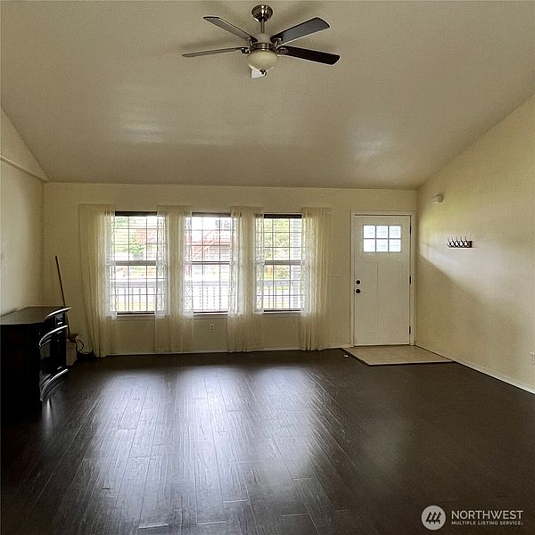 4th image of 117 Bufflehead Street SW