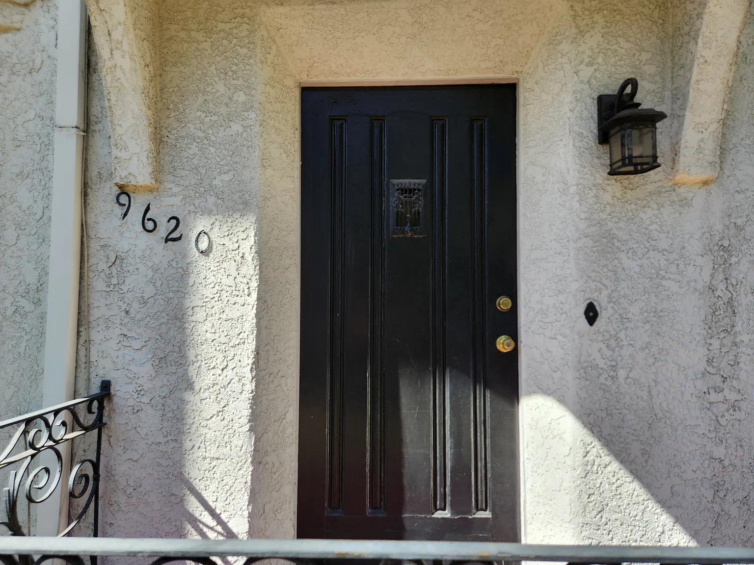2 bed, 1.5 bath, 850 sqft, $4,500 — Photo 1