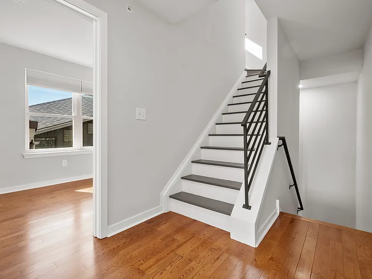 1329 N Randolph St #4 — Photo 23