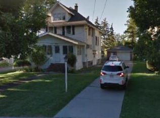 9812 Cayuga Dr, Niagara Falls, NY 14304