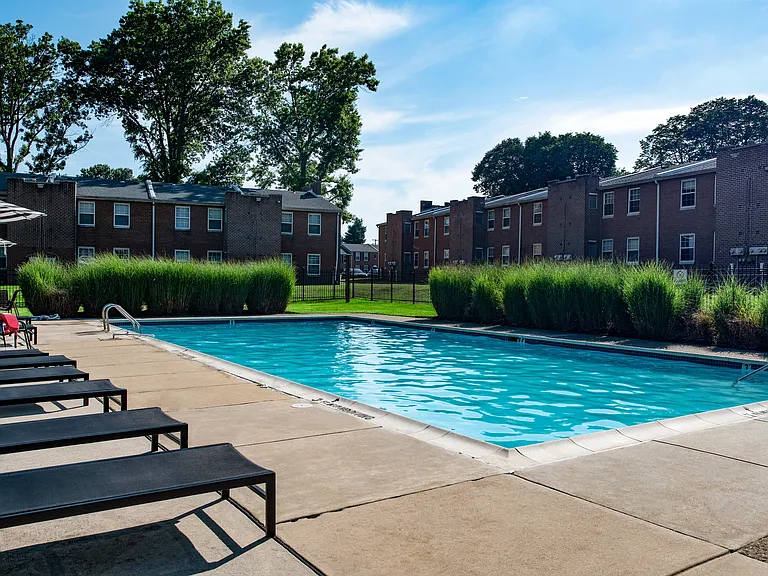 Rushwood Apartments — Photo 10