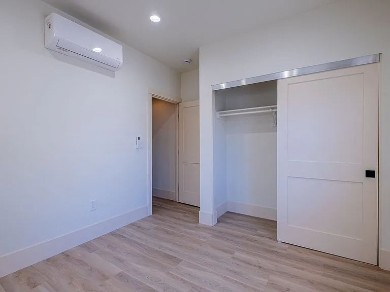Catalina Residences — Photo 18
