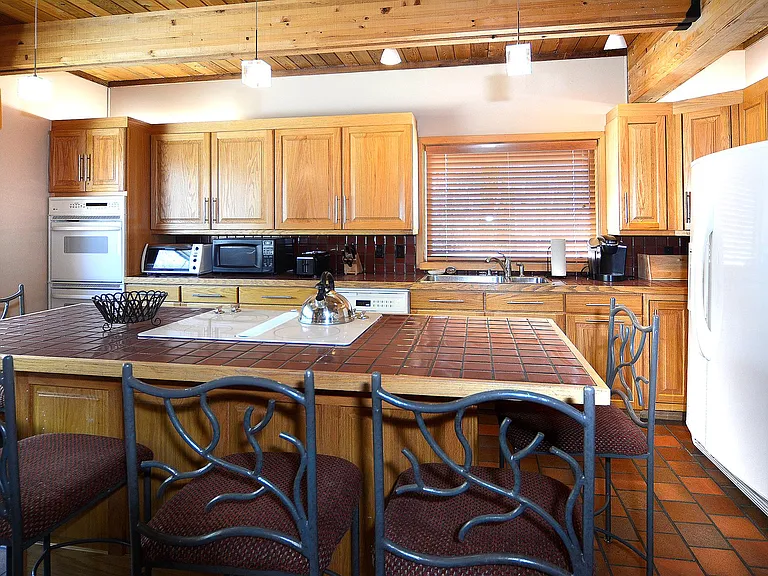 2076 Faraway Rd — Photo 9