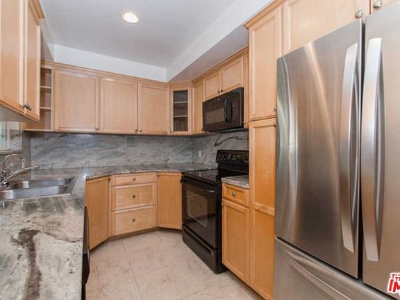 2nd image of 7560 Hollywood Blvd APT 401