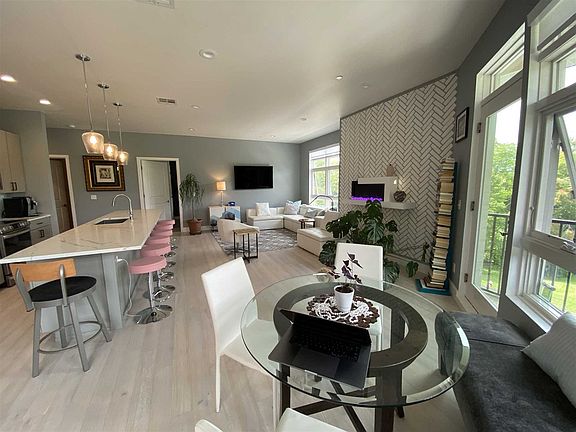 5th image of 30 Beekman St #201