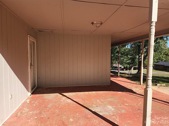 3rd image of 409 Seitz Dr