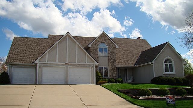 1st image of 1800 SW Stonecreek Dr