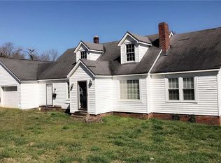 104 N Poplar St, Walhalla, SC 29691