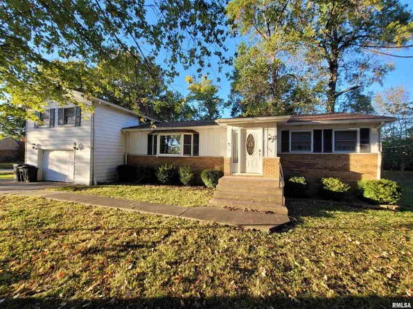 120 Shady Ln, Salem, IL 62881