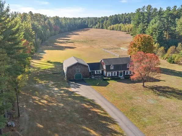 54 Depot St, Dunstable, MA 01827