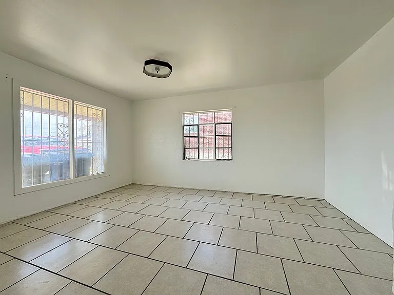 4117 Volcanic Ave — Photo 9