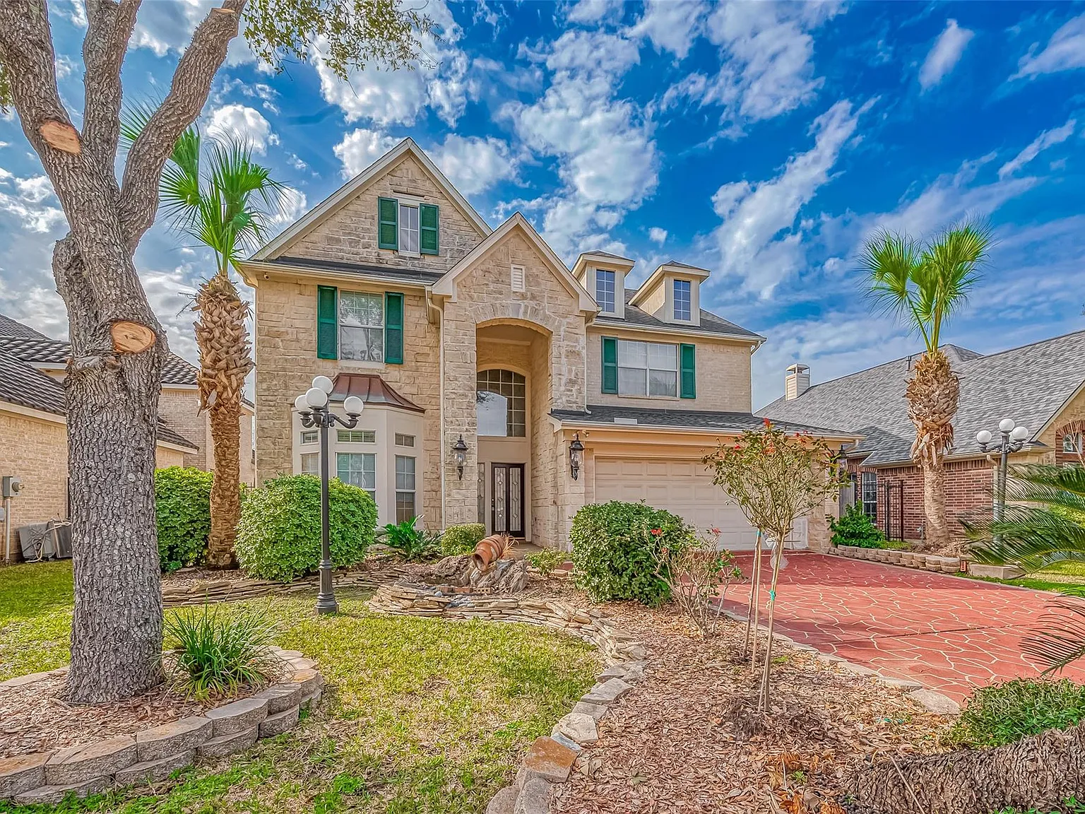 4 bed, 3.5 bath, 3613 sqft, $3,300 — Photo 2