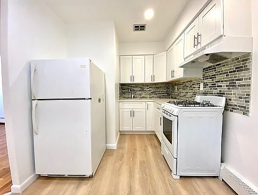 4th image of 145 Bay 44 St #1R