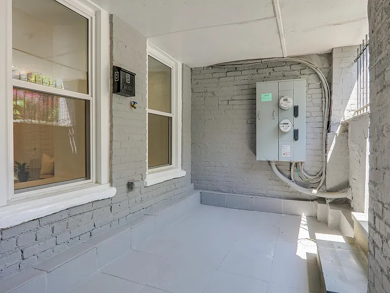 1211 Clifton St NW #B — Photo 4
