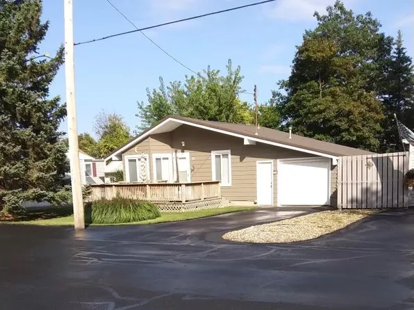 24 Marion Ave, Huron, OH 44839