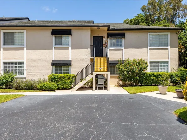 4000 Crystal Lake Dr, Pompano Beach, FL 33064