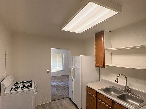 5th image of 737 Morey Ave