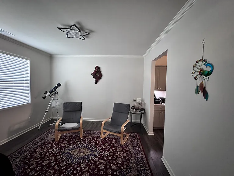 1919 Aquinas Ct — Photo 3
