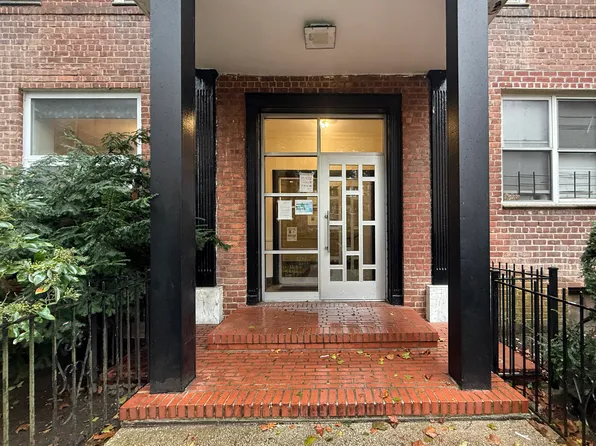 3420 Avenue H image 8 of 9