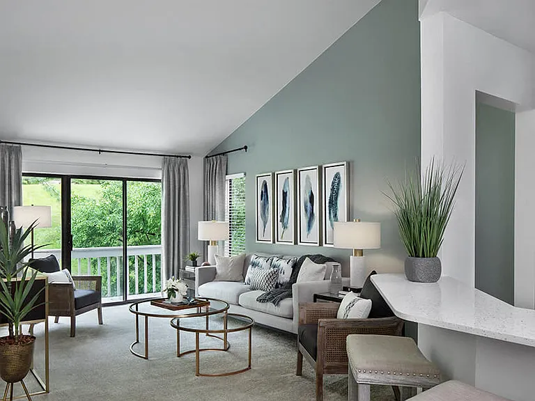 River Oaks Apartments of Rochester Hills — Photo 1