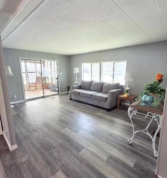 9165 Daniel Ave — Photo 11