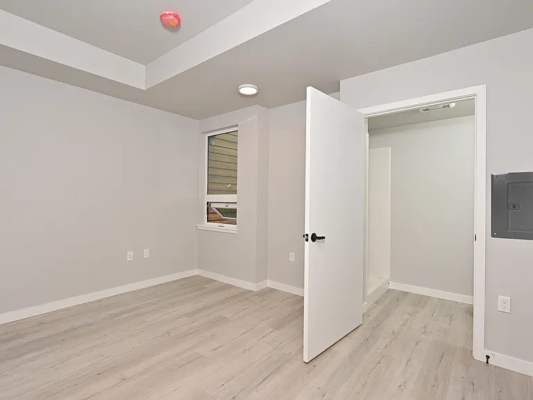 Clara Apartments — Photo 35