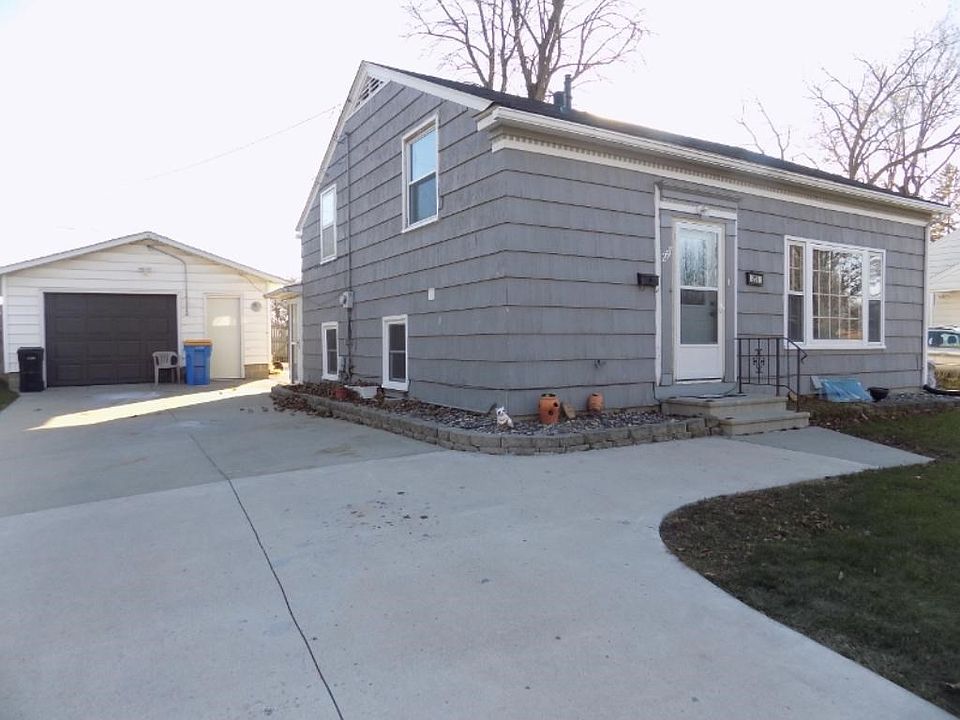1st image of 257 E Park St