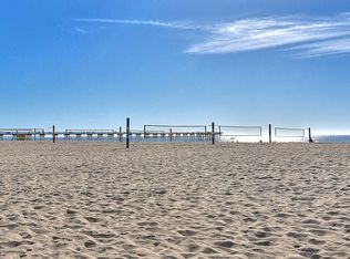 15 15th St APT 13, Hermosa Beach, CA 90254