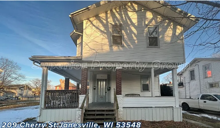 209 Cherry St — Photo 1