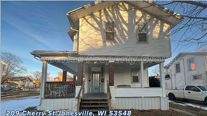 1st image of 209 Cherry St