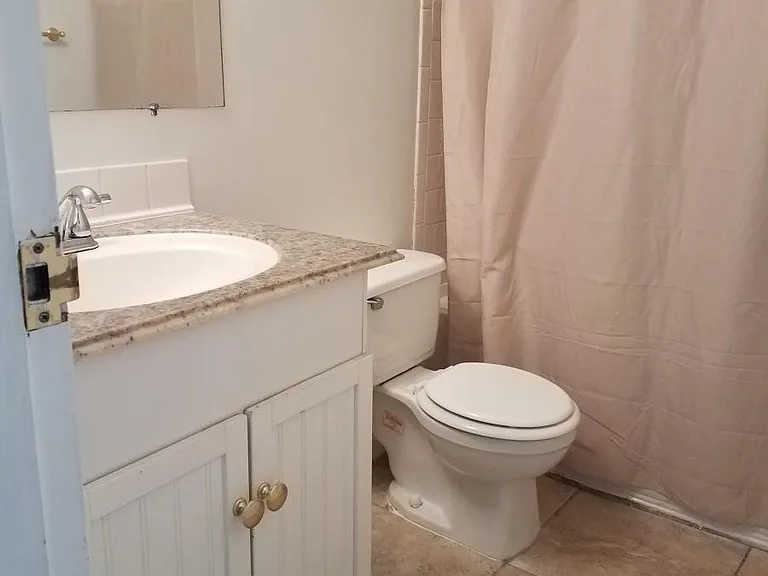 Upper level bath