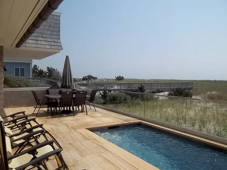 493 Dune Rd — Photo 8