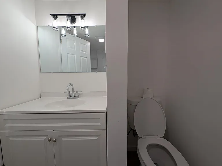 16 N Iowa Ave — Photo 12