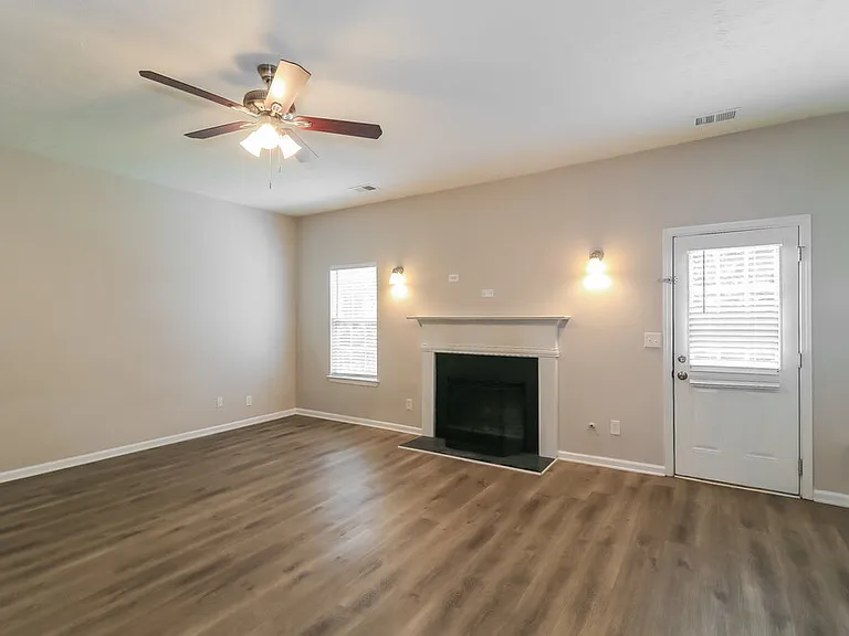 2597 Oslo Ct — Photo 11