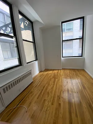 Rented by City Connections Realty | media 3